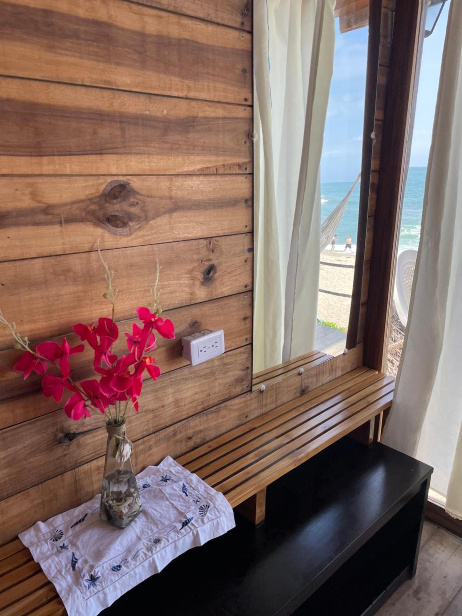Velero Relax Hostal Guachaca